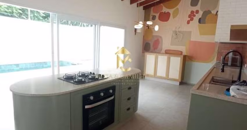 Casa com piscina disponível para venda e Locação em Condomínio de Taubaté