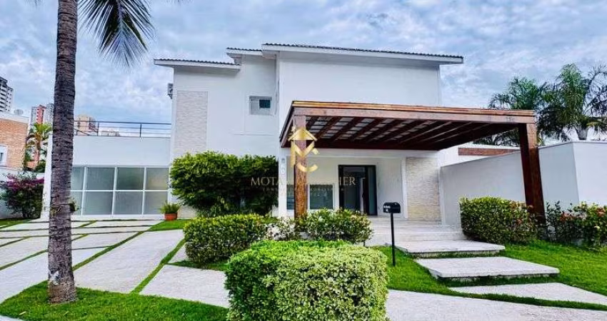 Casa sobrado com piscina à venda em condomínio de Alto Padrão.