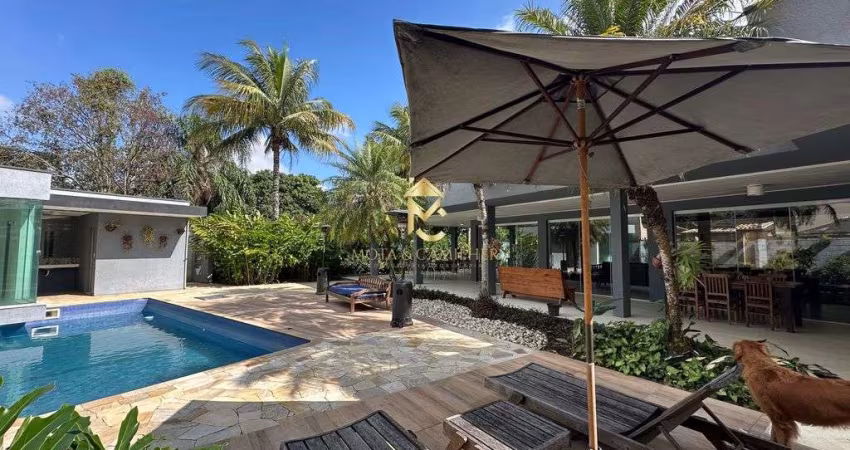 Casa Térrea com piscina disponível para aluguel e venda em condomínio.