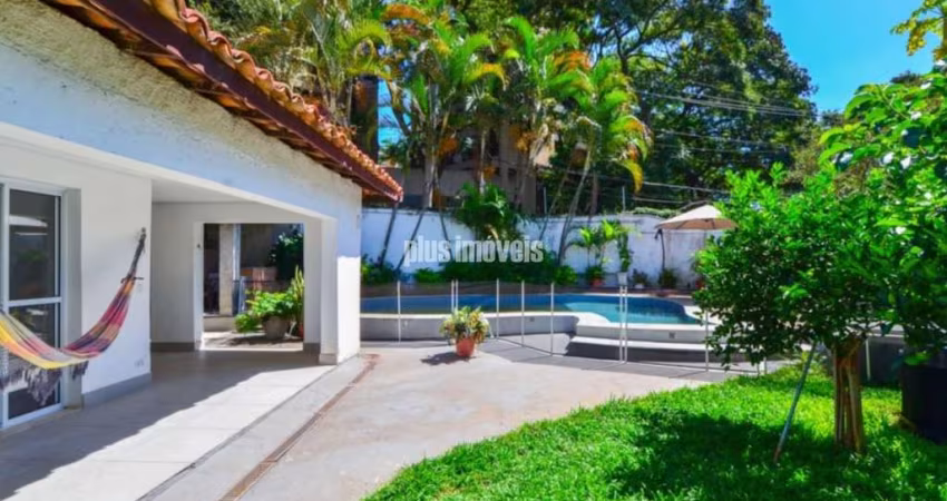 JARDIM LEONOR  360,0M²ÁREA CONSTRUÍDA, 567,0M² ÁREA DE TERRENO  4 QUARTOS, 2 SUÍTES,  4 VAGAS
