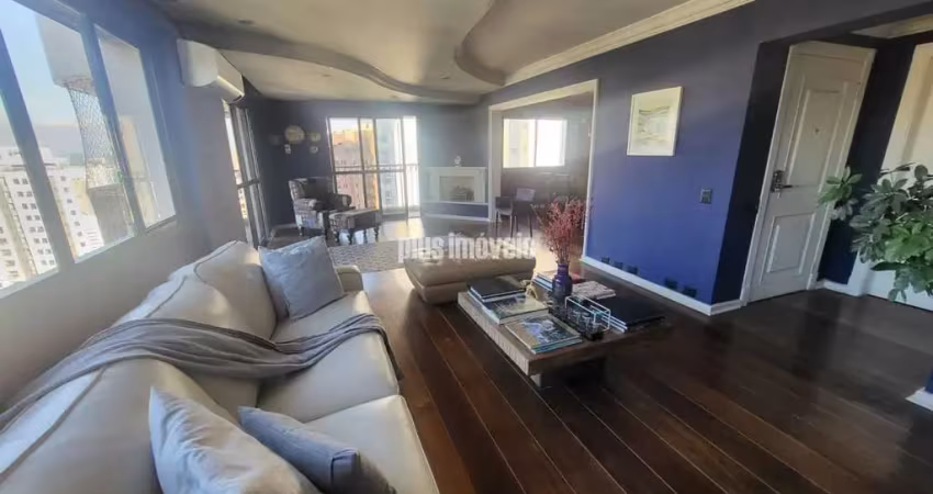 Apto amplo, recém reformado em andar alto e com vista panorâmica - 186m2