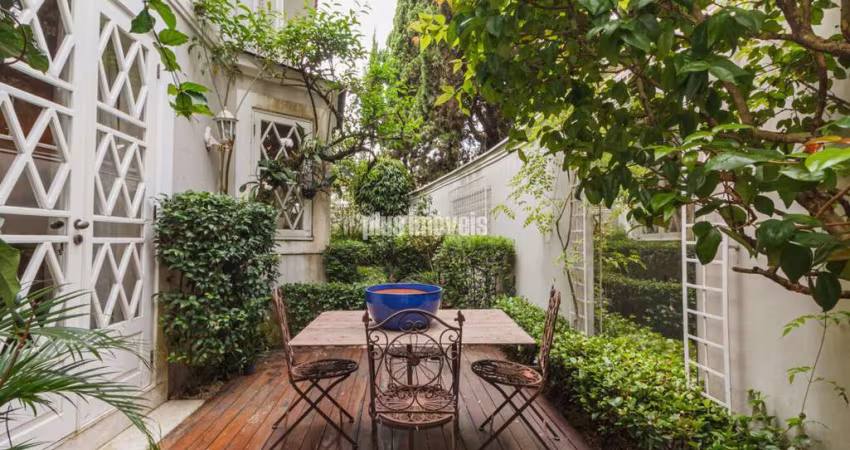 Jardim Paulistano 332,0m²AC - 280,0m² Área de Terreno - 3 Suítes 2 Gar-