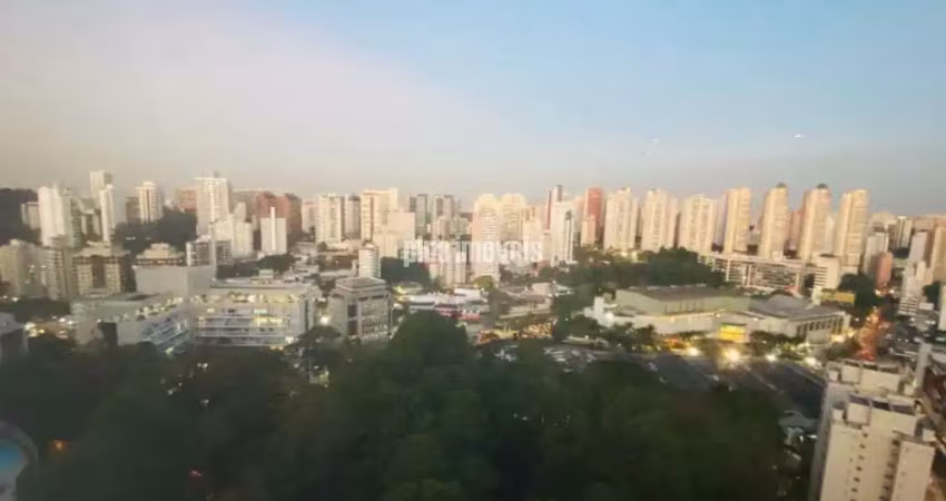 Cobertura duplex, a venda no  morumbi, moderna,totalmente reformada,