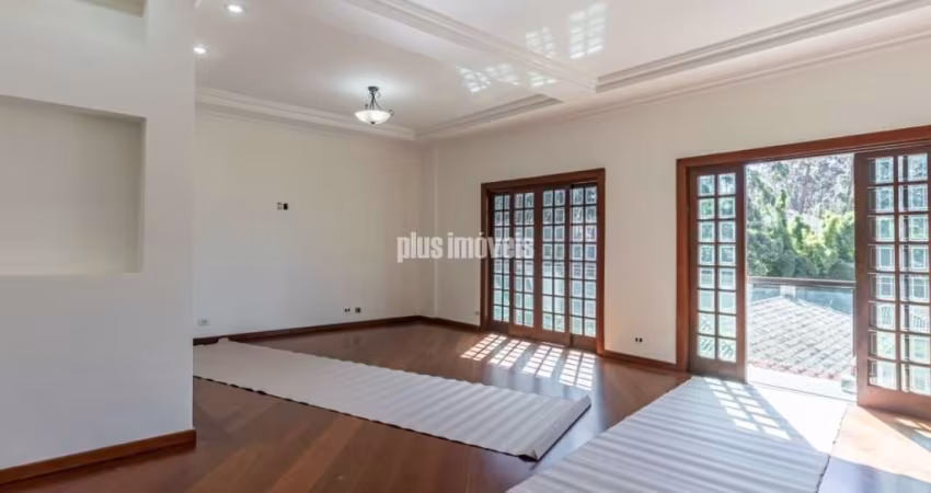 PANAMBY! USO RESIDENCIAL OU COMERCIAL - SOBRADO COM 600M²AC, 3 SUÍTES, 3 GAR CHURRASQUEIRA PISCINA