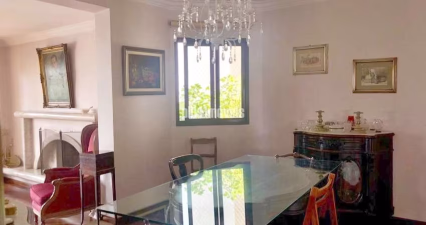 PRÓXIMO A ESCOLA GRADUADA, 227,0M²AU 3 SUÍTES 4 GAR - AMPLO LIVING COM TERRAÇO - EXCELENTE LAZER