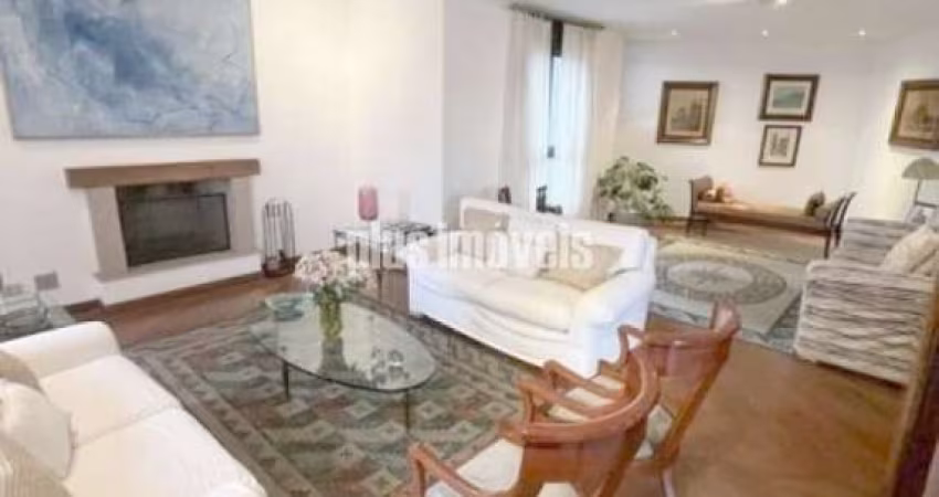 APARTAMENTO ALTO PADRÃO NO MORUMBI - 255 M2  4 VAGAS