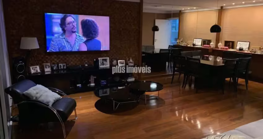 Nobre!!  diferenciado!!próximo ao ibirapuera!! pronto p morar! marque uma visita!!!