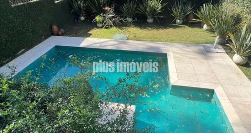 Casa em condomínio fechado com 420m² - Morumbi