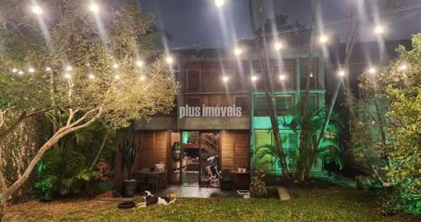 Sobrado com 3 Quartos e 5 banheiros à Venda, 280 m²