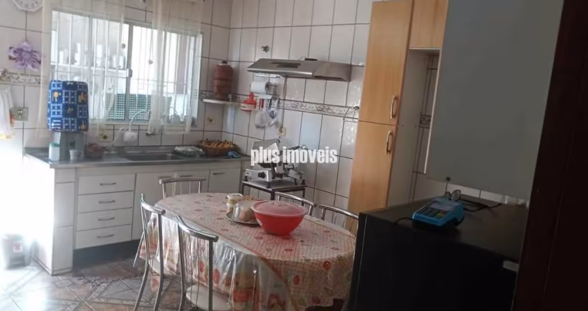 CASA TÉRREA NO JARDIM MITSUTANI COM 3 CASAS NO TERRENO.