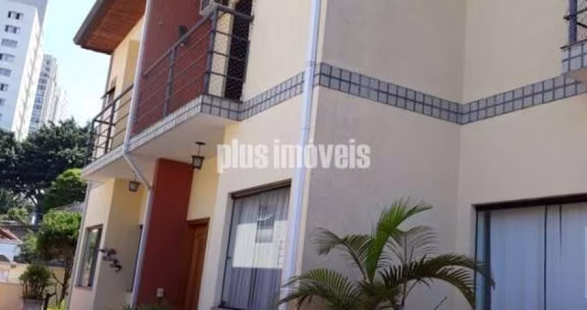 Casa Triplex com 3 Quartos e 2 banheiros à Venda, 200 m²- Saude