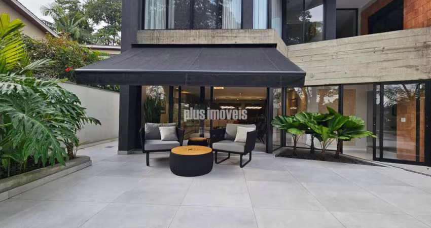 Linda Casa Recém-Reformada no Brooklin - 408 m2 - AGENDE UMA VISITA!!!!