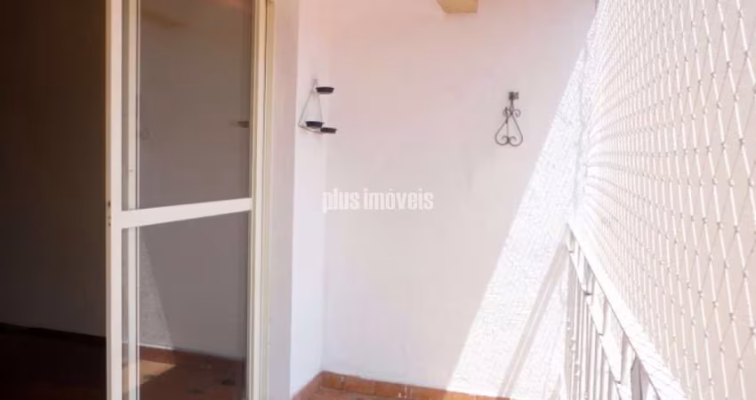 LINDO ESPAÇOSO E BEM LOCALIZADO E COM CONDOMINIO BARATO