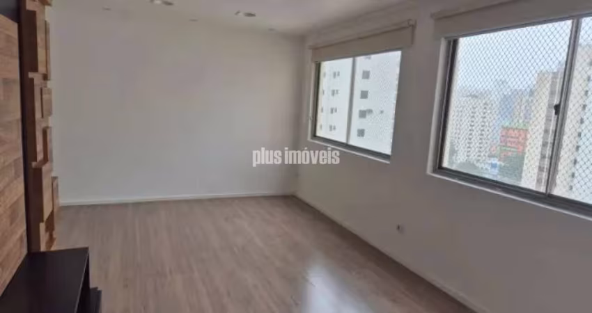 Apartamento em Moema, 3 quartos (1 suíte), 3 banheiros , sala em L, iluminado e arejado