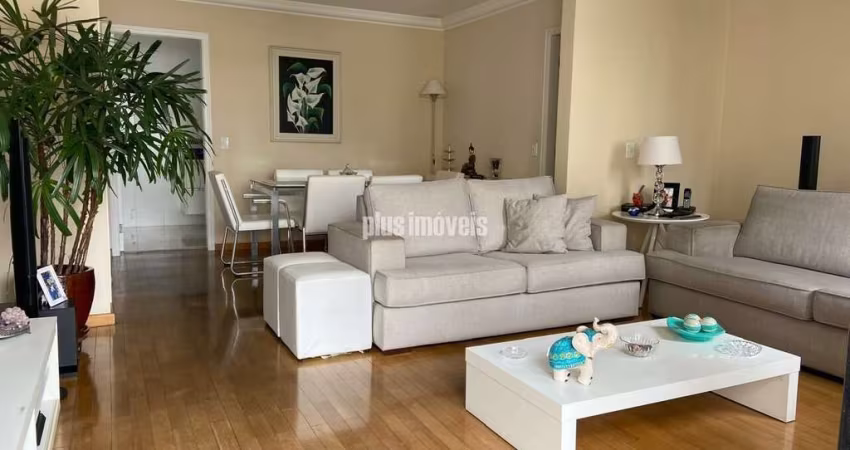 REAL PARQUE APARTAMENTO REFORMADO, AR CONDICIONADO, IMPECAVÉL, 2 VAGAS PARALELAS  + DEPOSITO