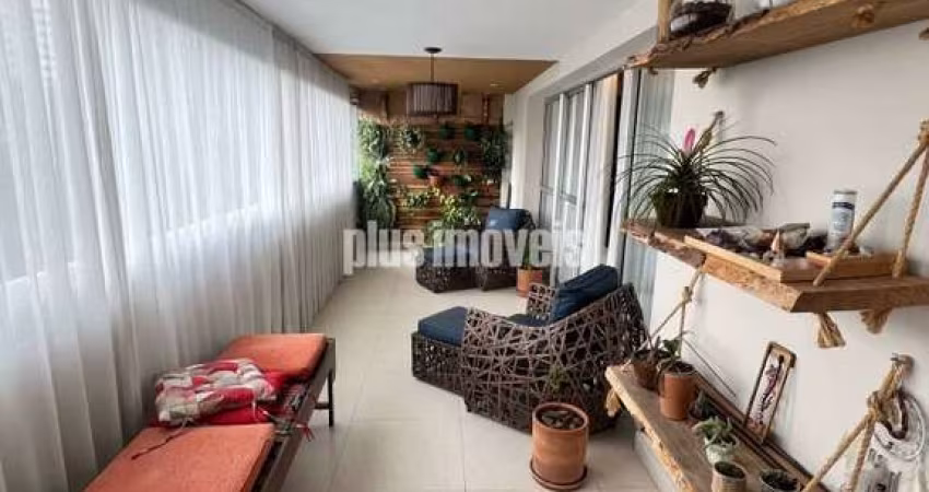 MORUMBI LOCAL NOBRE, APARTAMENTO FOI PROJETADO POR ARQUITETO, AMPLA VARANDA VISTA LIVRE.