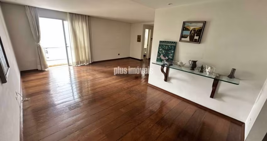 Imóvel com 3 suítes em ótima localização