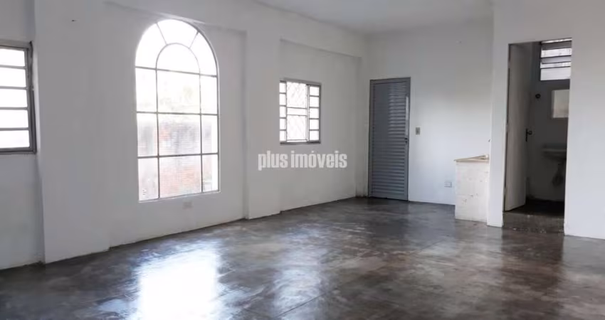 Pequeno Galpão de 42 m2 - Fundos Casa - Vila Sônia - Bem localizado