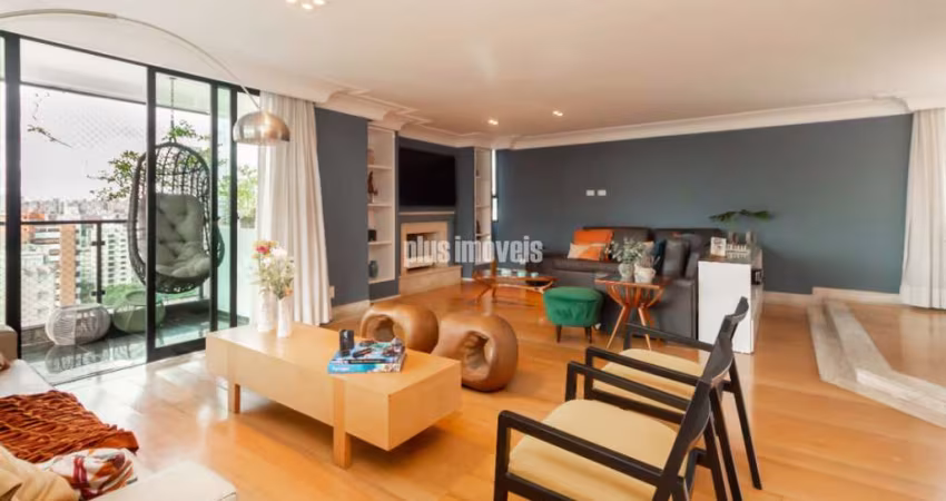 Apartamento para venda com 3 quartos, sendo 3 suítes, 235m²
