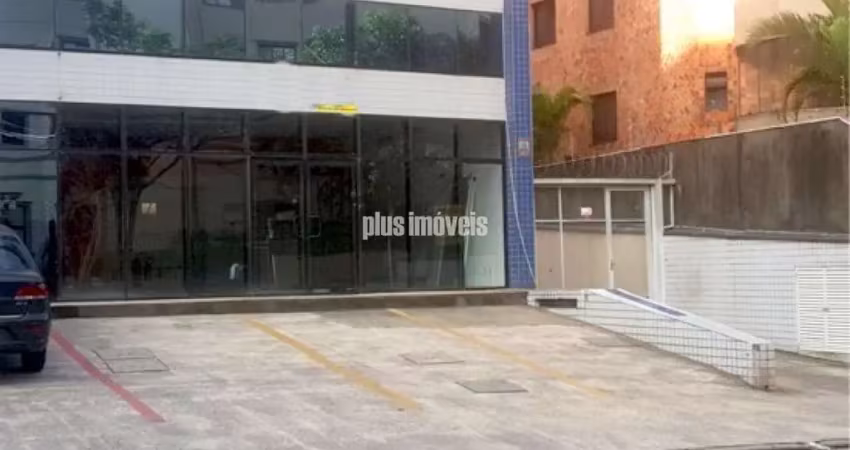 Esquina privilegiada, de grande visibilidade, 145m²au, 3 vagas