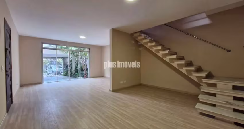 Casa de vila com portaria 24 horas, no melhor local do Alto da Boa Vista