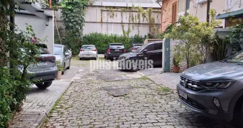 Casa de vila para venda com 3 quartos, sendo 2 suítes, 207m²