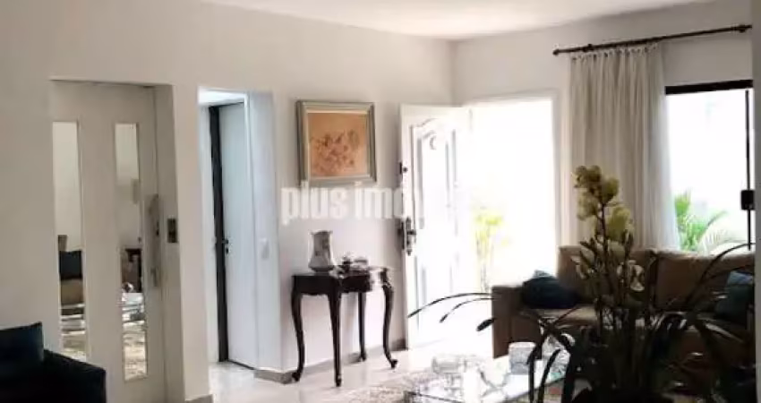 Planalto paulista (ao lado moema) rua discreta e extremamente tranquila!