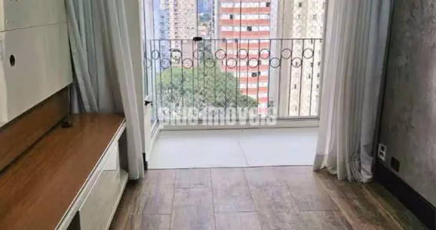 Apartamento com 2 quartos, 1 banheiro, 1 vaga de garagem.