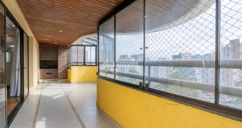 173,0m²au 4 dormitórios, sendo 3 suítes, e vagas de garagem