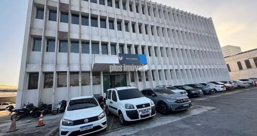 Prédio comercial com 7.000,0m2 , 10.000,0m2 de terreno, várias salas e wcs
