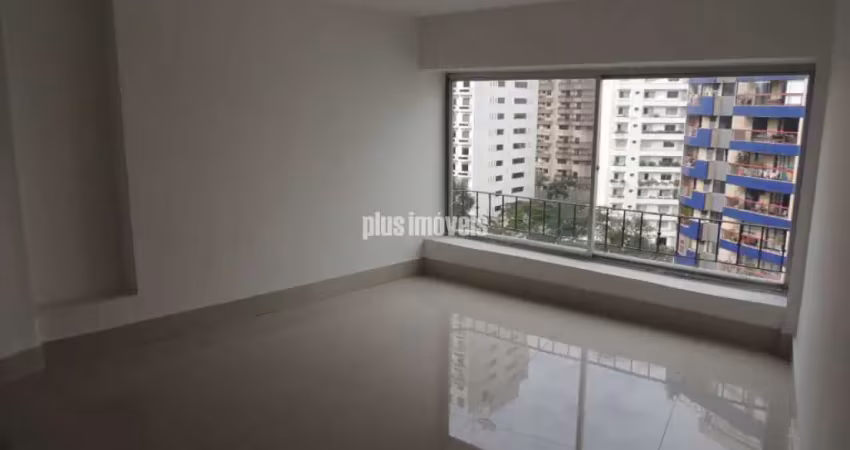 Apartamento amplo todo reformado em rua com cancela