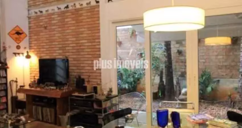 Casa em condomínio fechado com 4 quartos à venda na Rua Aldo de Azevedo, 38, Vila Madalena, São Paulo