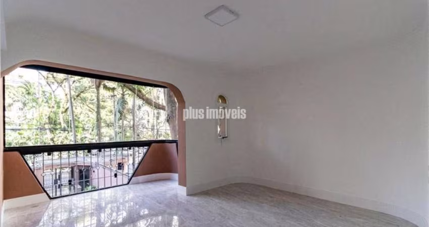 Moema, 210m², 4 vagas.