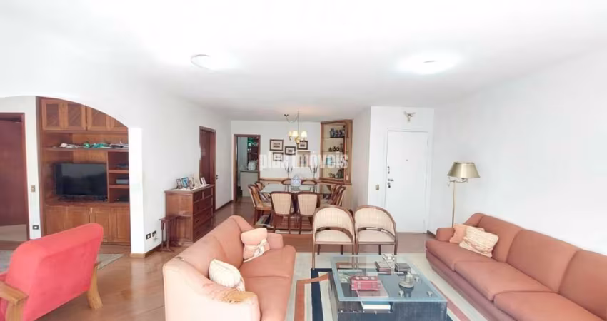Excelente apartamento em Moema