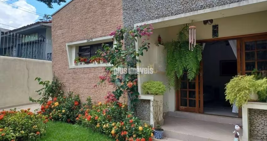 CASA TÉRREA, 120M² BEM LOCALIZADA