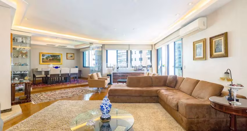 Apartamento 200m2 com hall privativo, living com 3 ambientes, lareira, 3 suítes, sala TV, escritório