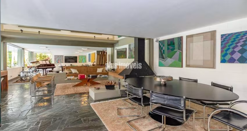 SOBRADO COM 600 M² NO JARDIM MARAJOARA