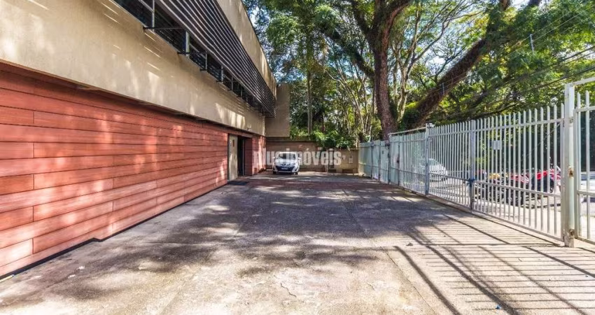 Prédio Comercial e 4 banheiros à Venda, 396 m²