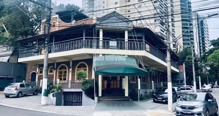IMÓVEL TRIPLEX - COMERCIAL DE ESQUINA COM 20 VAGAS E 1.368 M2 A/C
