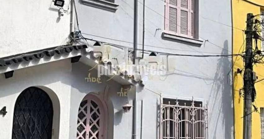 CASA DE VILA COM 150M² DE ÁREA CONSTRUÍDA NA MELHOR LOCALIZAÇÃO DO JARDINS.