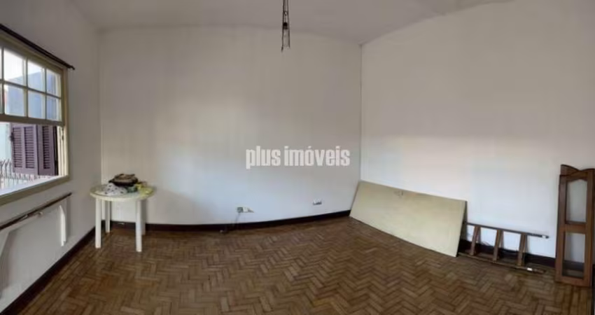 Casa sobrado 255 m2  4 dormitórios , 2 vagas de garagem  , proximo ao hospital santa cruz