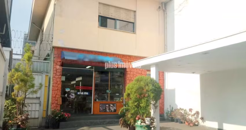 Amplo e bem localizado imóvel no Campo Belo