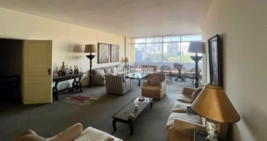 Apartamento à Venda - Praça da República - Ótima Oportunidade para Reforma!