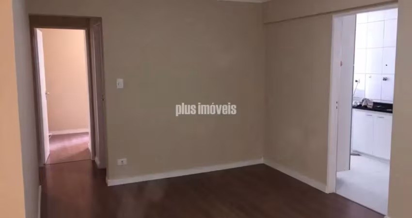 Morumbi apartamento reformado com sacada, 1 vaga com lazer