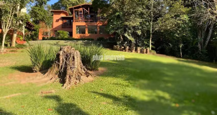 Casa em condominio fechado em cotia, com 5 dormitorios