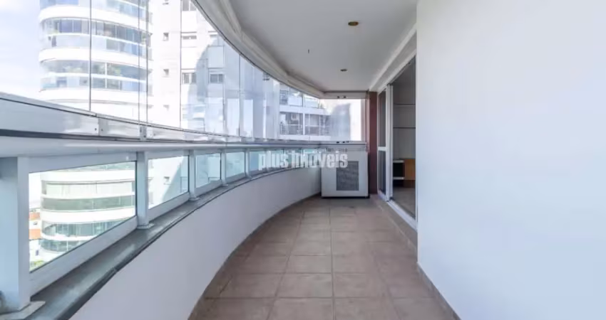 Apartamento tipo para venda com 3 quartos, sendo 3 suítes, 230m²