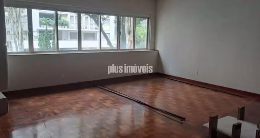 Apartamento com 300mts de área útil, 3 dormitorios, 1 suite, 3 vagas
