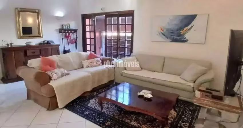 Sobrado com 240m² de área útil, 3 dormitórios, suíte- campo belo