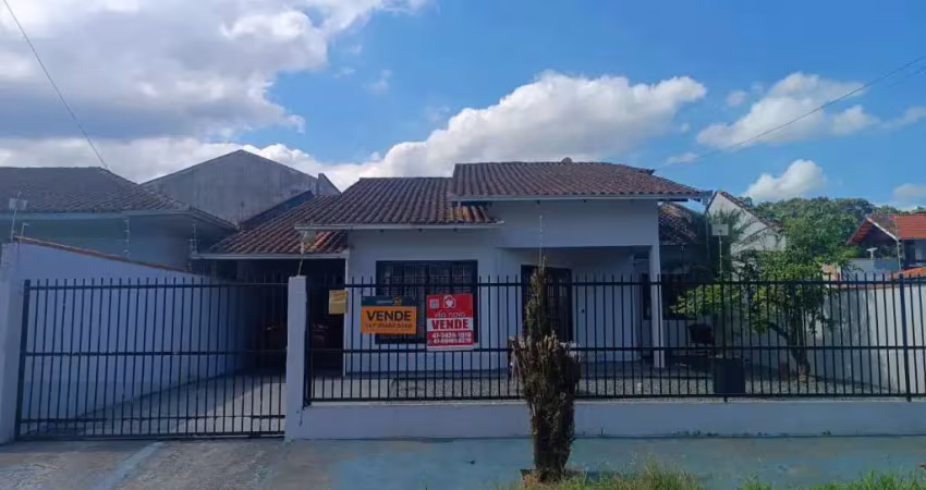 Casa com 01 suíte + 02 dormitórios para vender, Bairro Vila Nova