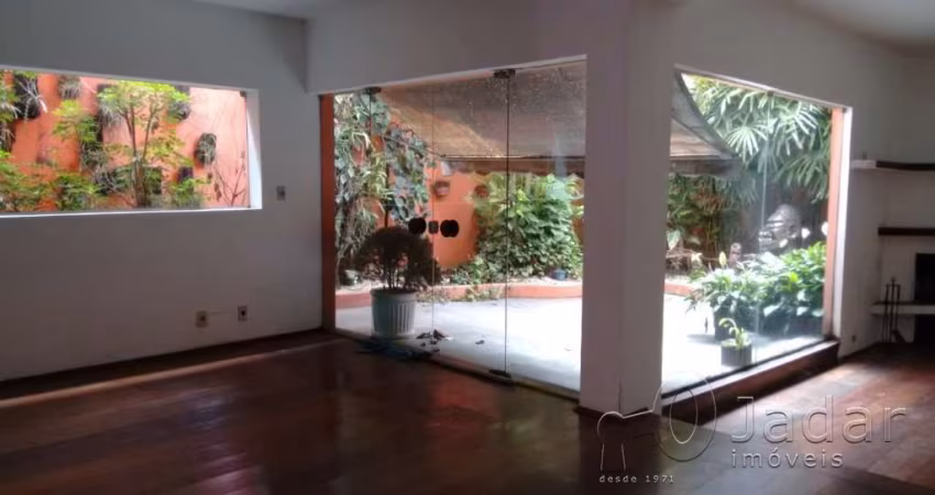 CASA NO JARDIM PAULISTANO
